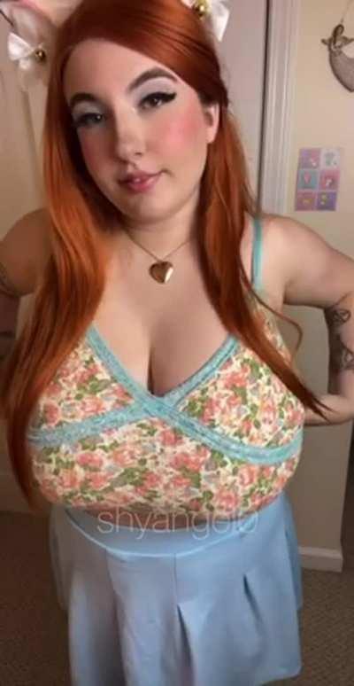 kitty w the biggest tiddies