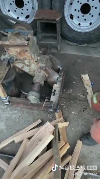 This firewood splitter