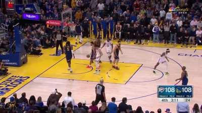 [Highlight] SGA with a saucy behind-the-back to lose Curry and drill the jumper