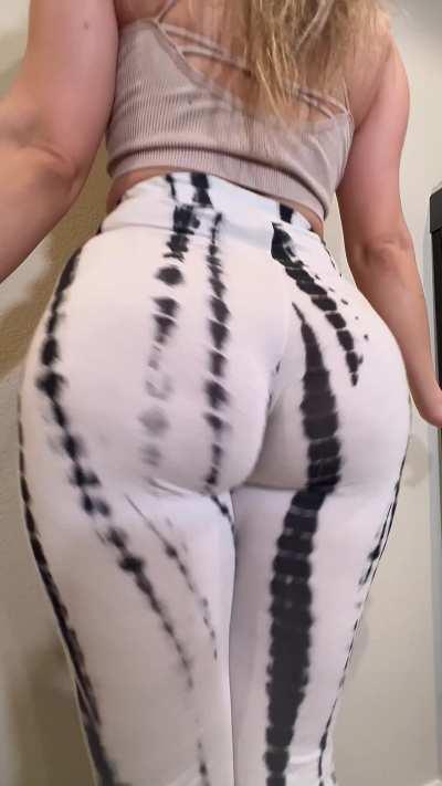 My ass in flares ♥️ (OC)