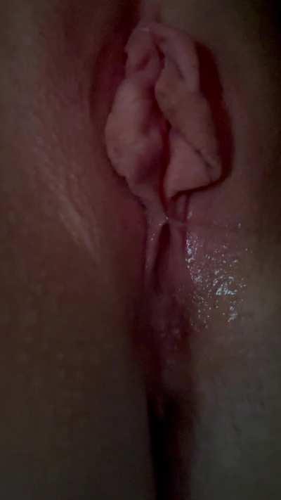 Do you like when a girl plays with her own grool?