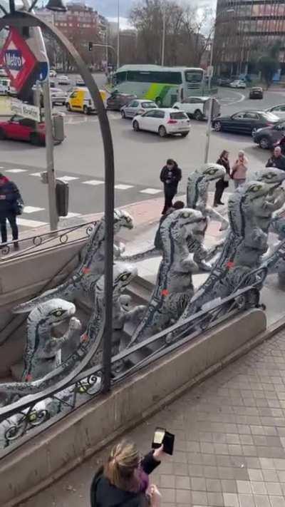 Raptor invasion force [Indefinitely spawn as long as their leader is not dead. Objective: Find and kill the leader]