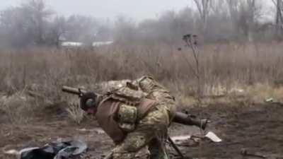 Purported footage of Ukrainians firing an SPG-9 against Russian forces recently