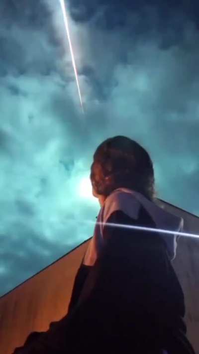 Girl captures the meteor in Portugal on camera