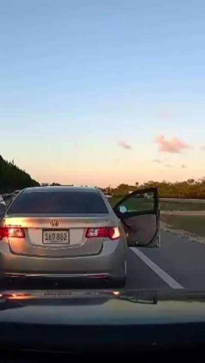 🚨 EXPAT IN CAYMAN ATTACKS MINOR IN ROAD RAGE INCIDENT, USES RACIAL SLURS 🚨