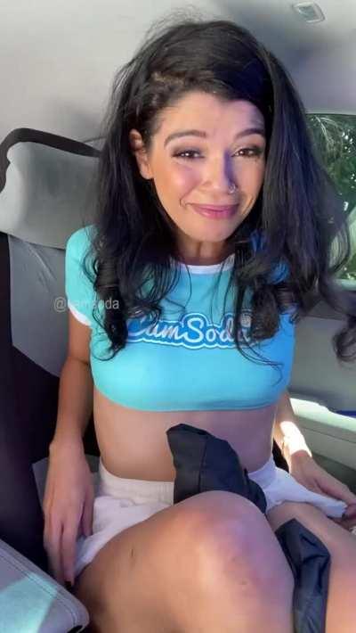 Receptionist almost busted jilling in the parking lot 🥵 Her album Links in comments 👇🏻🔥