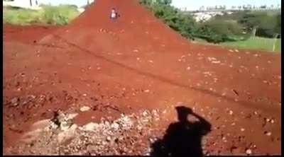 The dad just couldn't get there in time 😢