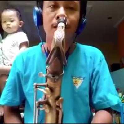 Essa música é tão linda, sempre choro