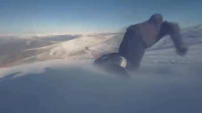 Can we talk about the cameraman’s speed, dude’s snowboarding backwards 🤯and keeping up!