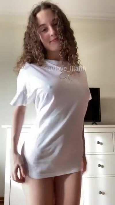 Baggy T-shirts can hide a lot... ;)