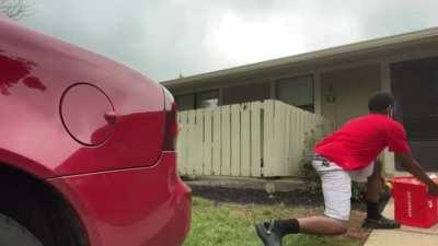 This nigga stole his Customers food as A DoorDash driver😂😂