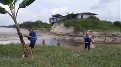 Starts out like an anime and ends on a sweeping note. *apologies if already posted here*