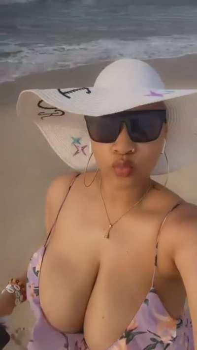 Mad love for her 😘😘💋❤️Too too fresh