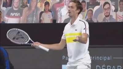 Epic WTF reaction by Daniil Medvedev