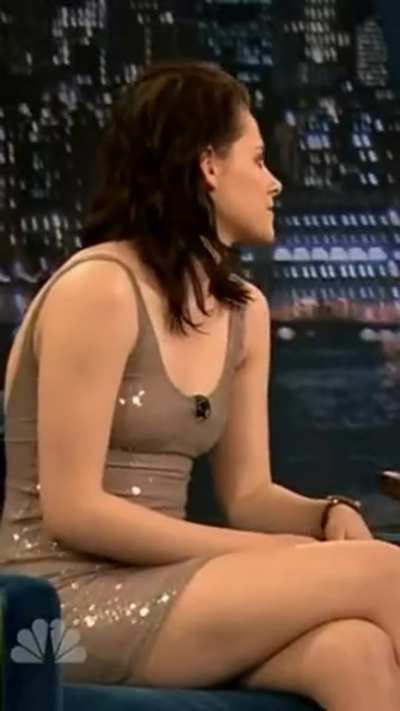 Kristen stewart , leggy
