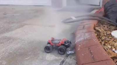 ¡Mira! Mi nuevo cochecito electri..