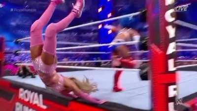 Back to instagram for you, Smelly Kelly!