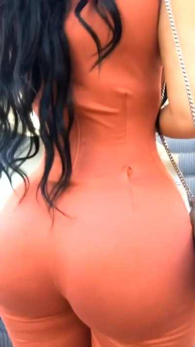 Her Fat Ass 🔥🔥 (Her 0F Pack below⬇️)