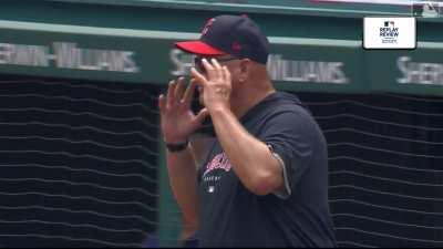 [Highlight] Gabriel Arias successfully nutmegs the catcher on a slide to score the Guardians third run of the game