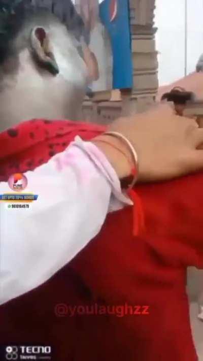 Now that's what a real fancy dress competition looks like