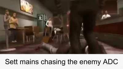 Sett mains chasing the enemy ADC