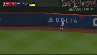 [Highlight] MVP Bryce Harper extends the Phillies lead with a Sac Fly