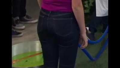 Olivia Sanabia - Rocks Some Jeans And Does An Eye-Catching Cartwheel