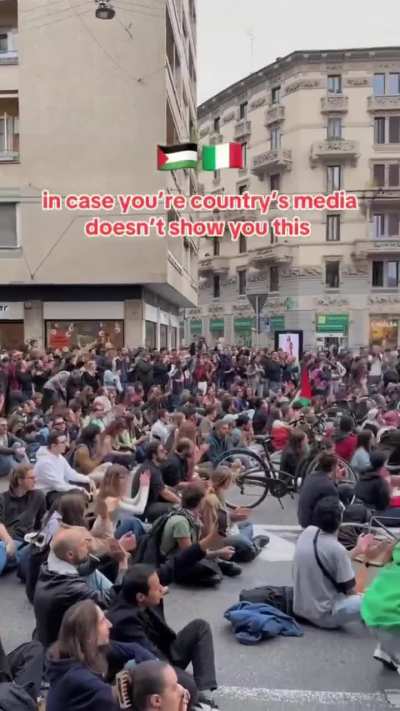 People in Milano, Italy, show their support for Palestine.