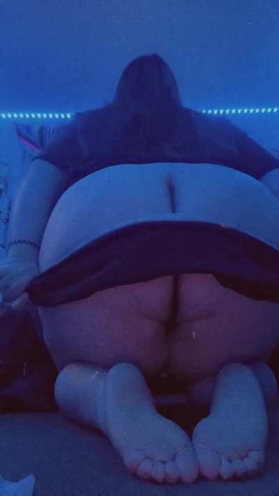 [27 Femboy] Ass & Feet Combo, like what you see?