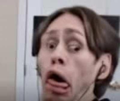 I'm laughing so hard at this gif, please help