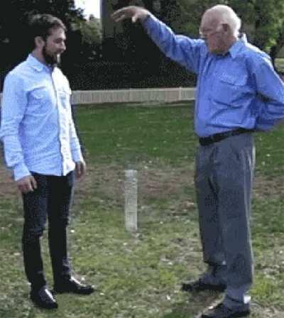 That's how a slinky falls to the groud in slowmo