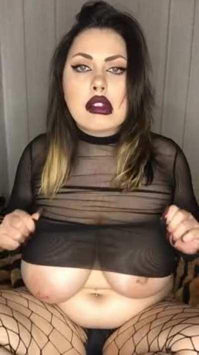 My breasts were meant to please you, my lips to embrace your warmth, and my throat , to feel your throbs.👅🍆