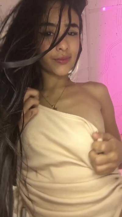 I prefer older men, but I always wonder what they think of a 18 yrs old latina like me?