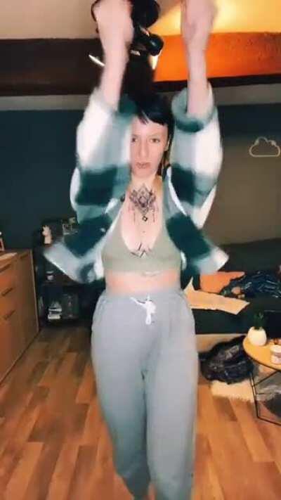 Theres another video next to this, but this one is better