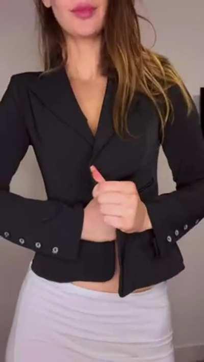 I want someone to lick my nipples