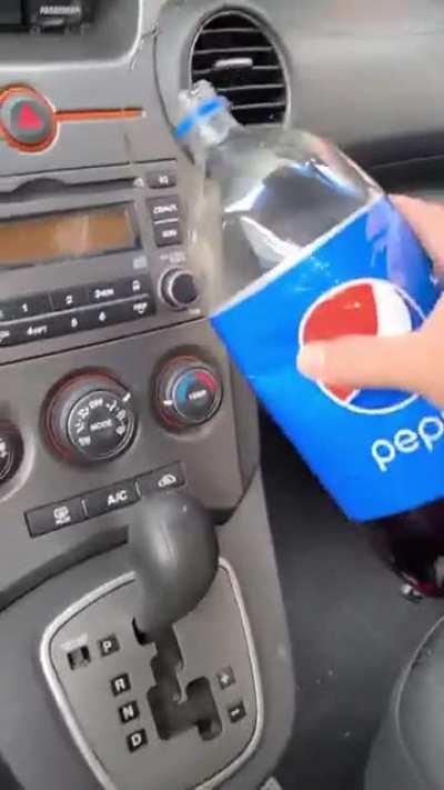 How to Help A Friend Stop Drinking Soda