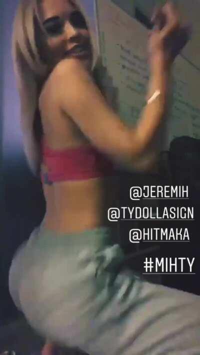 What would you guys do to Melissa Sandoval's fine latina ass?