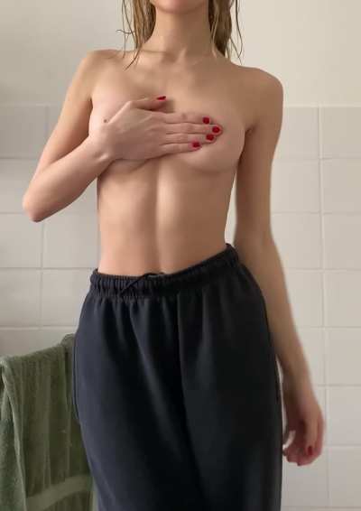 growing up i thought small boobs were a bad thing but now i kinda dig them