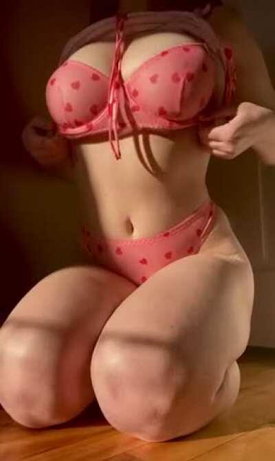 if you spent your valentine’s day alone like me hopefully my titties can make your day better ;)