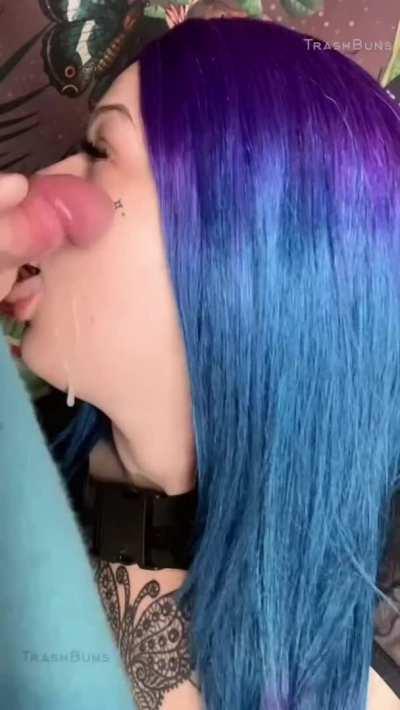 I’ve got a present for you, babe 🎁 my OF is 40% off till xmas! 💦🤍 I’m dreaming of a white Christmas, so come empty your load with me 😉 ⬇️link in comments⬇️