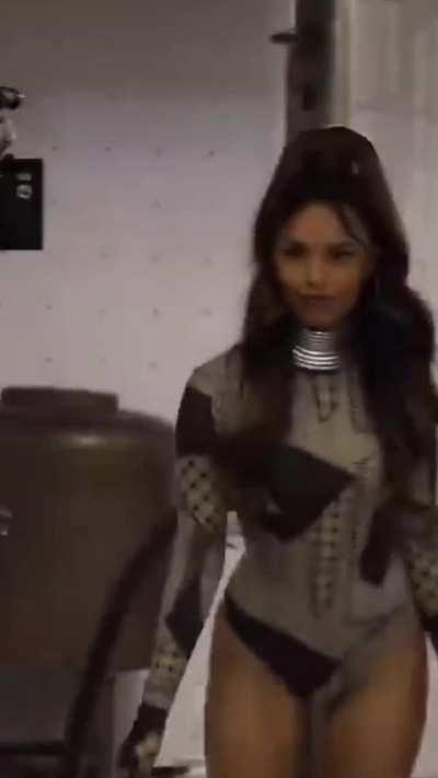 All of Rae in Build A B*tch <3