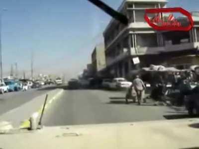 Богоподобные люди из развитой страны привносят частичку цивилизации на дороги Ирака