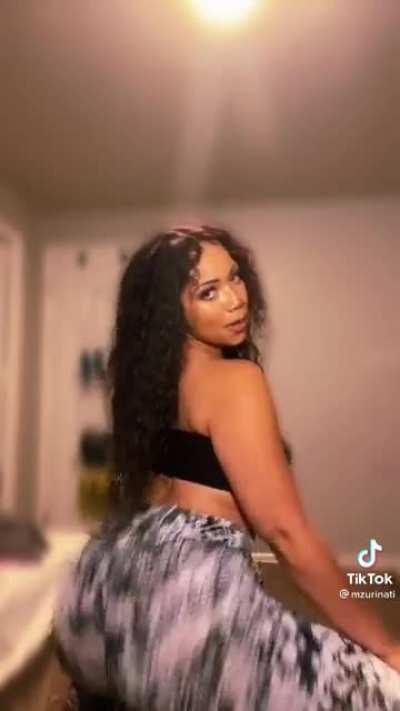 Soft & Jiggly No.273😍🍑