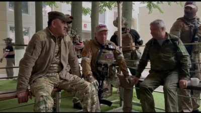 Prigozhin Supposedly Arriving at Southern Military HQ Rostov (unconfirmed) 