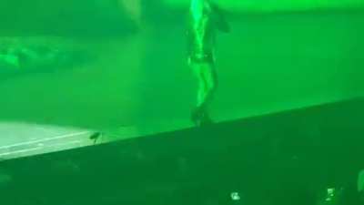 YK Niece ignores Big Pluto when they performed Wham Whammie together at YB's Atlanta show. YK took over and performed her hits after while Pluto looked dumb in the baccground. Did YK Niece get her licc bacc from Pluto in front the whole Atlanna? #BestieBo