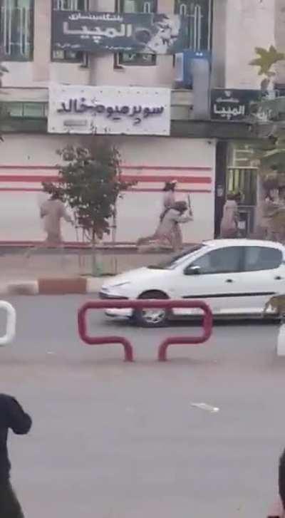This video depicts the humiliating escape of IRI troops from the hands of the people in Mahabad. Cowardice abounds among the armed troops. The ones without weapons are the ones who show the most bravery and heroism.