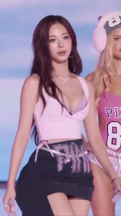 Momo, Tzuyu, Jihyo - TWICE