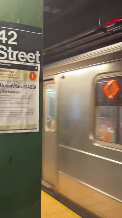 Rare Sight: 6 Train via Bway-7th Av local 😳