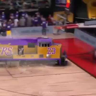 Chuu Chuu here's the laker express.