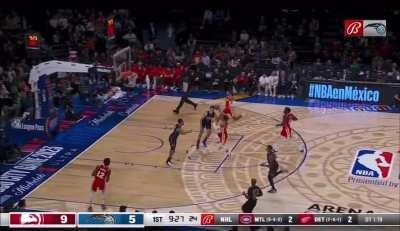 [Highlight] Trae Young adds some flavor on the lob to Jalen Johnson